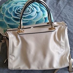 ny&co Eva Mendes White Faux Leather Crossbod